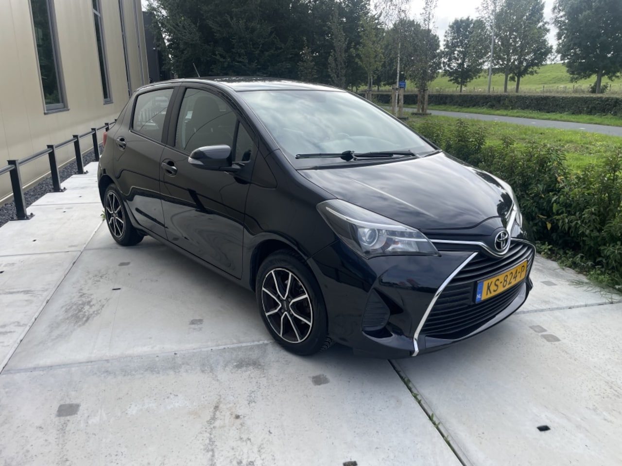 Toyota Yaris - 1.0 VVT-i Aspiration 1.0 VVT-i Aspiration - AutoWereld.nl
