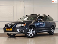 Volvo XC70 - 3.0 T6 Momentum BLIS Xenon Leer Navi Mooi Trekhaak Vol