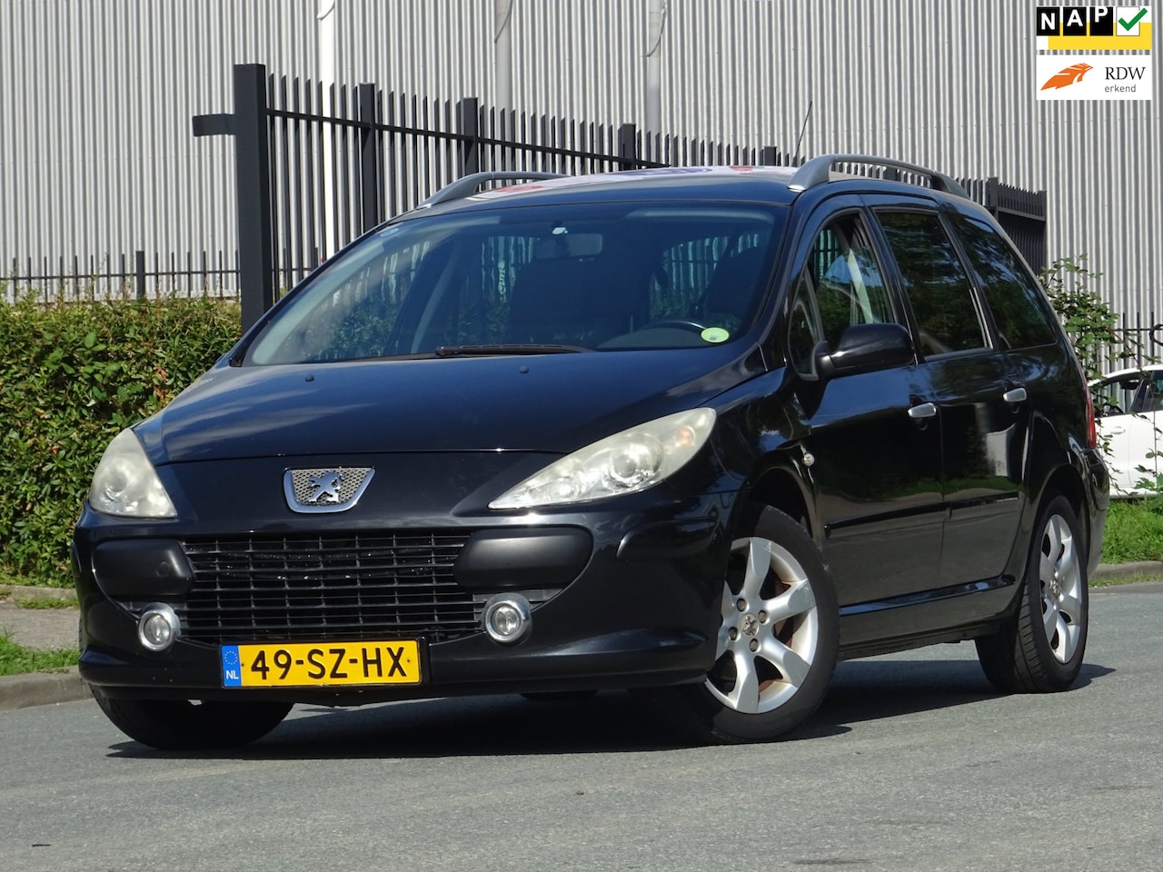 Peugeot 307 SW - 2.0-16V Pack 7-ZITS NAP/PANO/CLIMA/CRUISE/APK - AutoWereld.nl