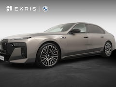 BMW 7-serie - M760e xDrive | Trekhaak | SoH 100% | Skylounge Executive Lounge | Rear Console | Bowers&Wi