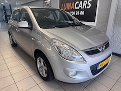 Hyundai i20 - 1.4i DynamicVersion | NW APK | Automaat |59K NAP