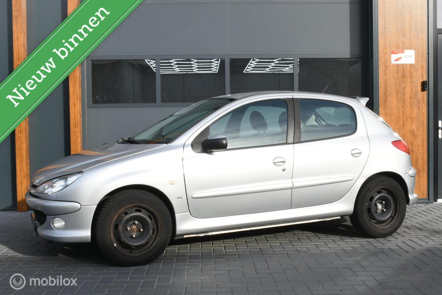 Peugeot 206 - 1.6-16V Griffe NAP APK geldig tot 02-2027 - AutoWereld.nl