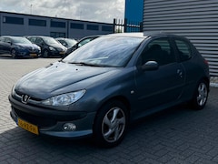 Peugeot 206 - 1.6-16V Gentry