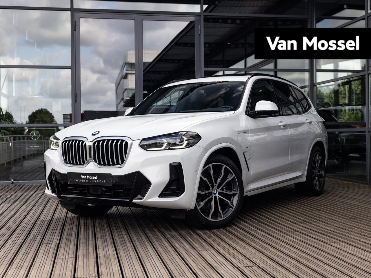 BMW X3 - xDrive30e High Executive | M-SPORT | 20 INCH M-SPORT | PANORAMA/SCHUIF-KANTELDAK | ADAPTIV - AutoWereld.nl