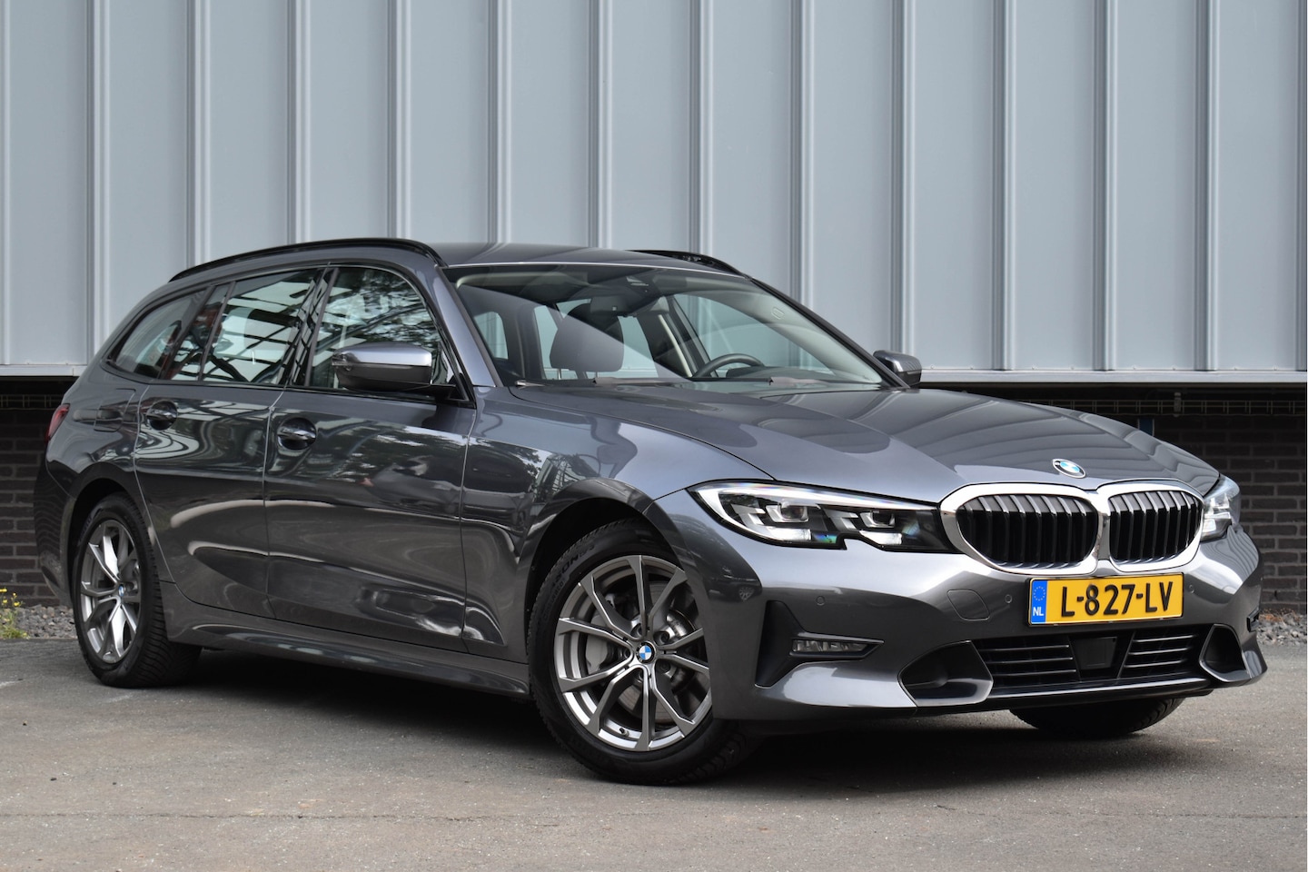 BMW 3-serie Touring - 330i High Executive Aut. | Sfeerverl | Stoelverwarming | Navi | Deal. OH - AutoWereld.nl