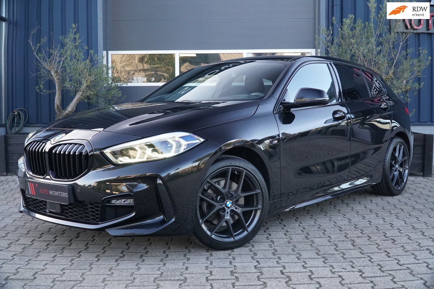 BMW 1-serie - 118i Executive M-Sport 136PK - AutoWereld.nl