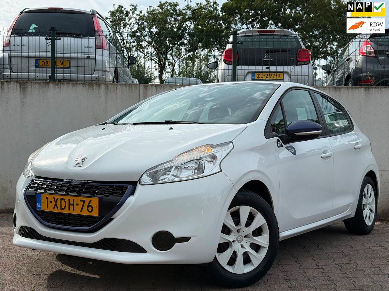 Peugeot 208 - 1.0 VTi LIKE/AIRCO/APK 09-2027/INRUIL KOOPJE/139726 KM NAP/ - AutoWereld.nl