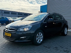 Opel Astra - 1.4 Turbo Blitz