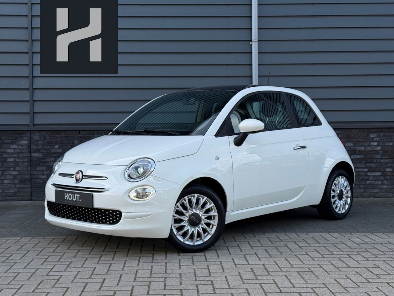 Fiat 500 - 1.0 Hybrid Dolcevita Pano Carplay Stoelverw Cruise Airco - AutoWereld.nl