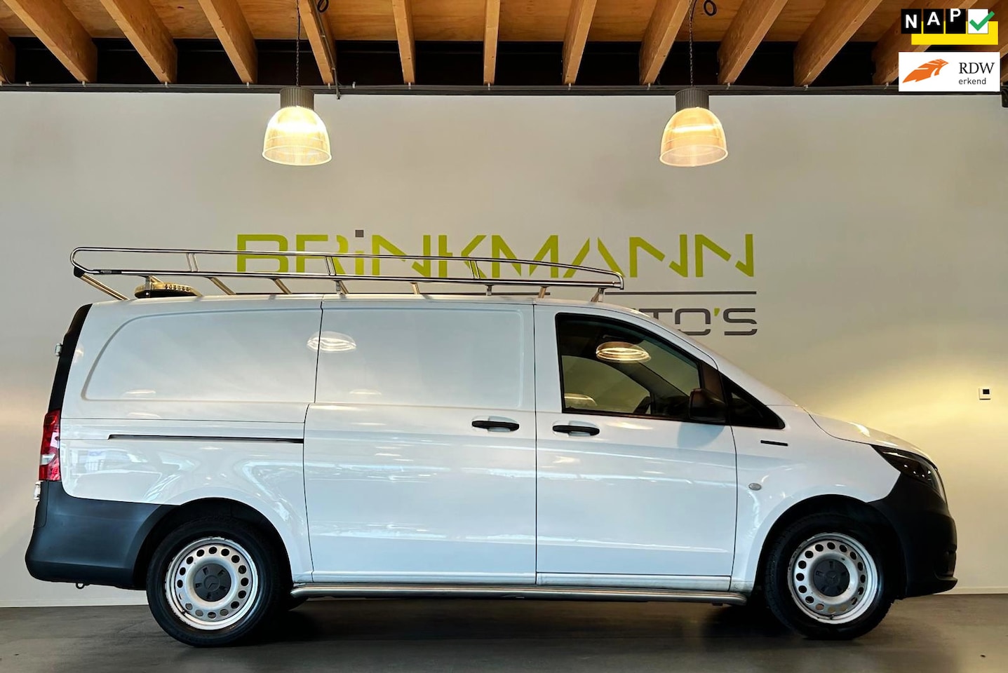 Mercedes-Benz eVito - EVito Lang Launch Edition 41 kWh - BTW Auto -1eign. - 3 Pers. - AutoWereld.nl
