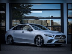 Mercedes-Benz A-klasse - 250 e AMG Line * Pano * Night-pakket * Distronic