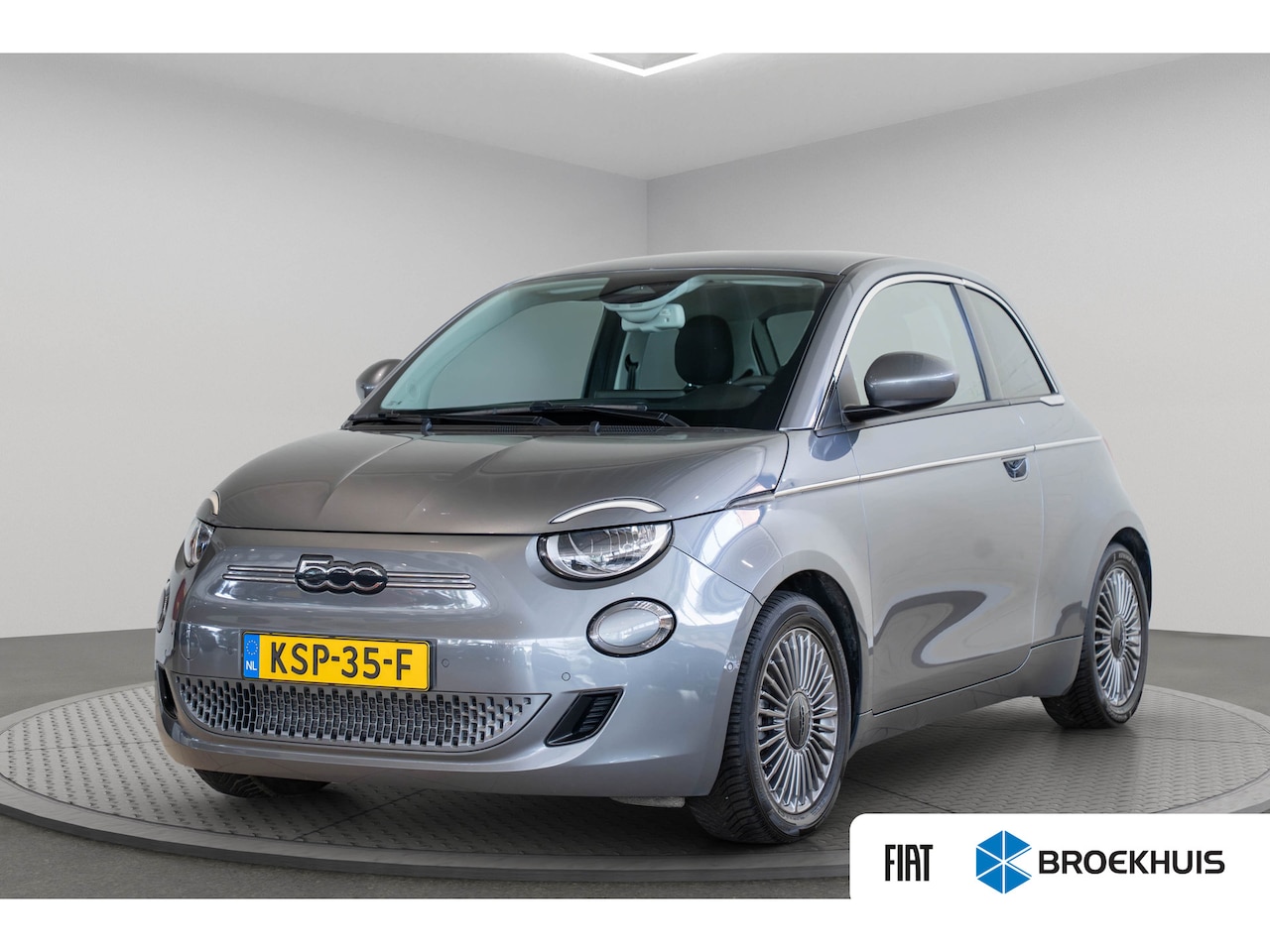 Fiat 500e - Icon 42 kWh | Camera | Stoelverwarming | Apple Carplay & Android Auto | Parkeersensoren | - AutoWereld.nl