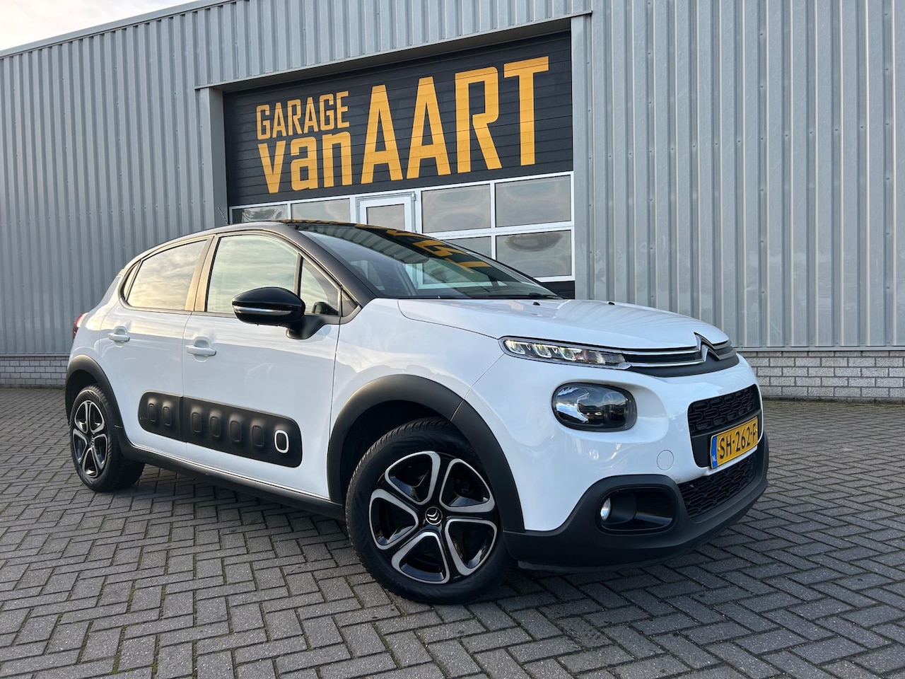 Citroën C3 - 1.2 PureTech Feel Edition | PDC | NAVI | NAP | NIEUW D RIEM | - AutoWereld.nl