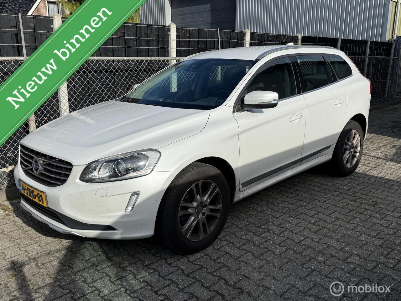 Volvo XC60 - 2.0 D4 FWD Summum 2.0 D4 FWD Summum - AutoWereld.nl