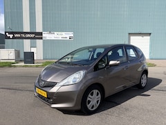 Honda Jazz - 1.4-16 Trend Automaat 100 PK. Onverwoestbare auto die nog makkelijk 15 jaar meegaat Alle k