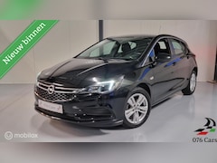 Opel Astra - 1.0 Turbo Online Edition Clima Cruise Navi LMV