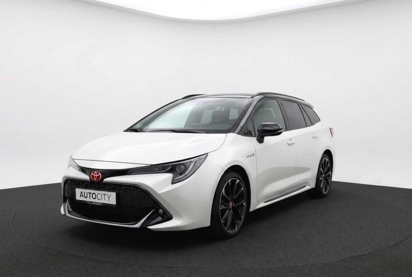 Toyota Corolla Touring Sports - 2.0 Hybrid GR-Sport Plus Panoramadak | JBL Sound | HUD - AutoWereld.nl