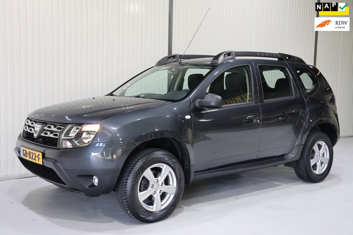 Dacia Duster - 1.2 TCe 4x2 Lauréate NAVI - TREKHAAK - NETTE STAAT - LM VELGEN! - AutoWereld.nl