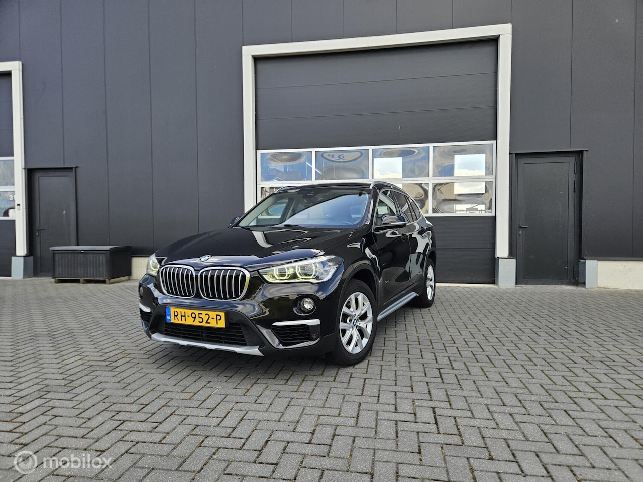 BMW X1 - sDrive18i High Executive Automaat HUD | Camera | LED - AutoWereld.nl