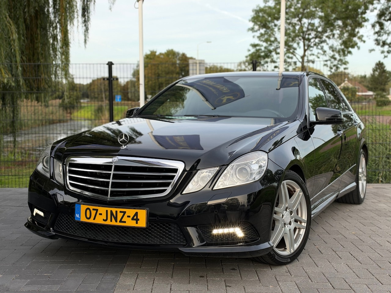 Mercedes-Benz E-klasse - 350 Avantgarde AMG / AUT / CLIMA / CRUISE / PDC / TREKHAAK - AutoWereld.nl