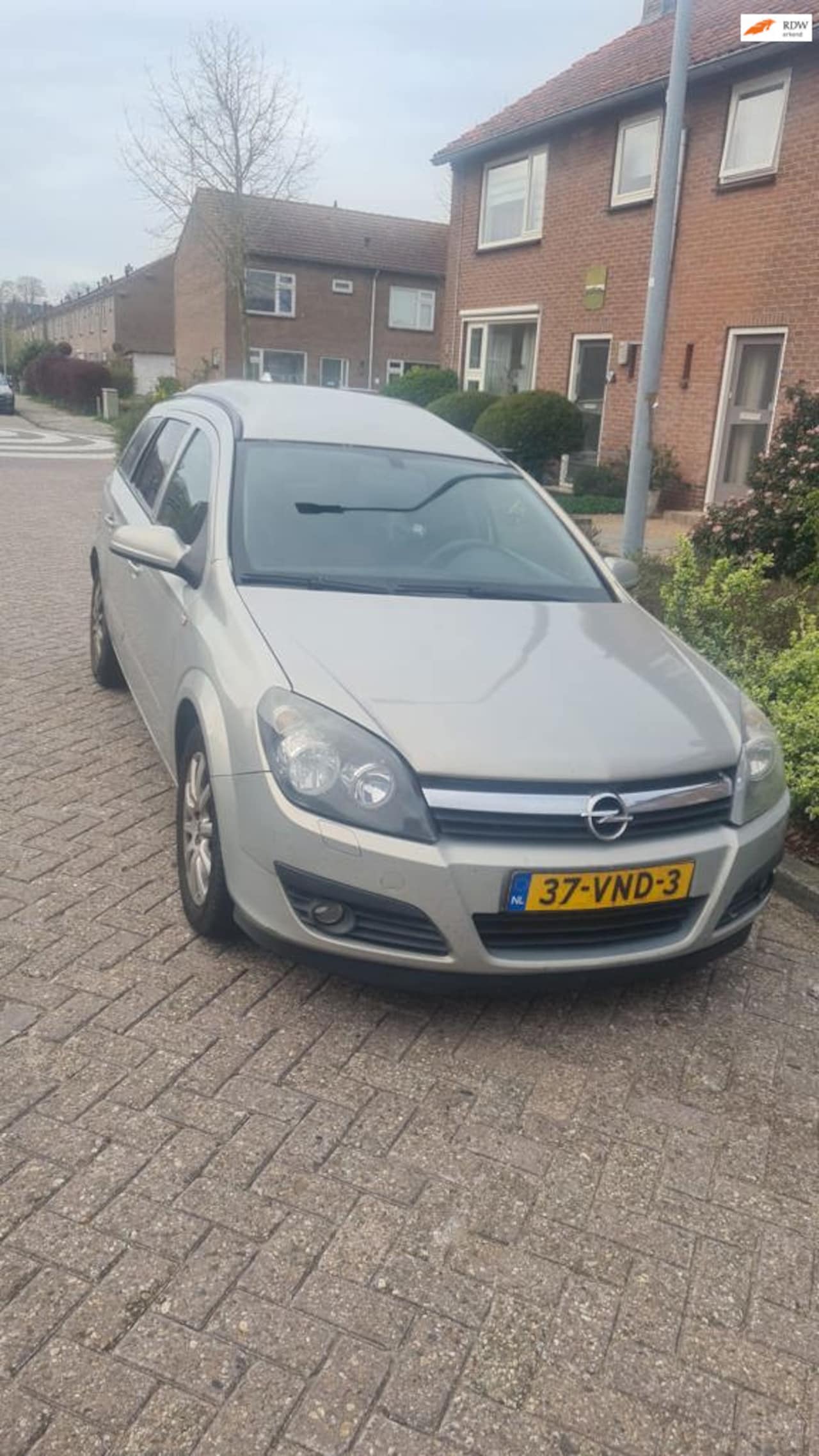 Opel Astra - 1.9 CDTi Enjoy apk 04-2027 rijd schakelt super airco koud - AutoWereld.nl