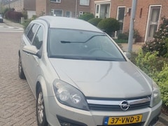 Opel Astra - 1.9 CDTi Enjoy apk 04-2027 rijd schakelt super airco koud
