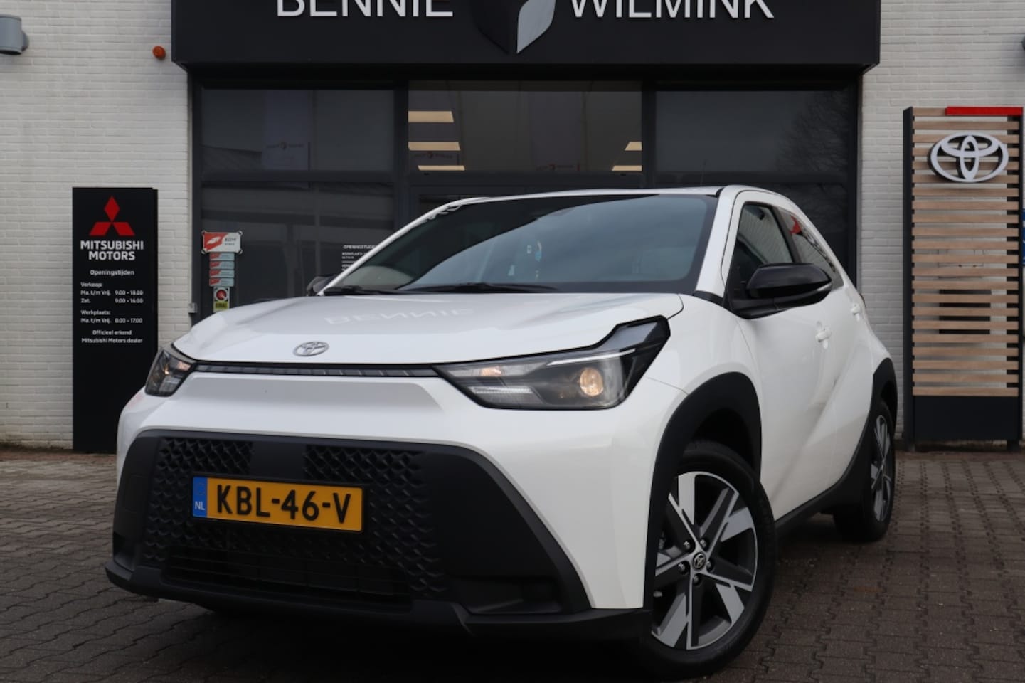 Toyota Aygo X - Hybrid 115 play | LM Velgen | Stoelverwarming - AutoWereld.nl