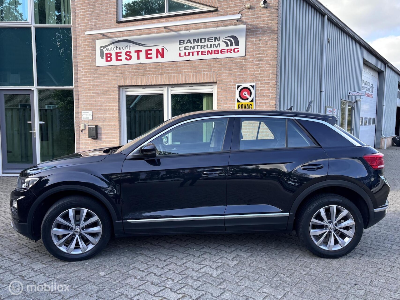 Volkswagen T-Roc - 1.5 TSI Style Busines / Automaat / Garantie - AutoWereld.nl