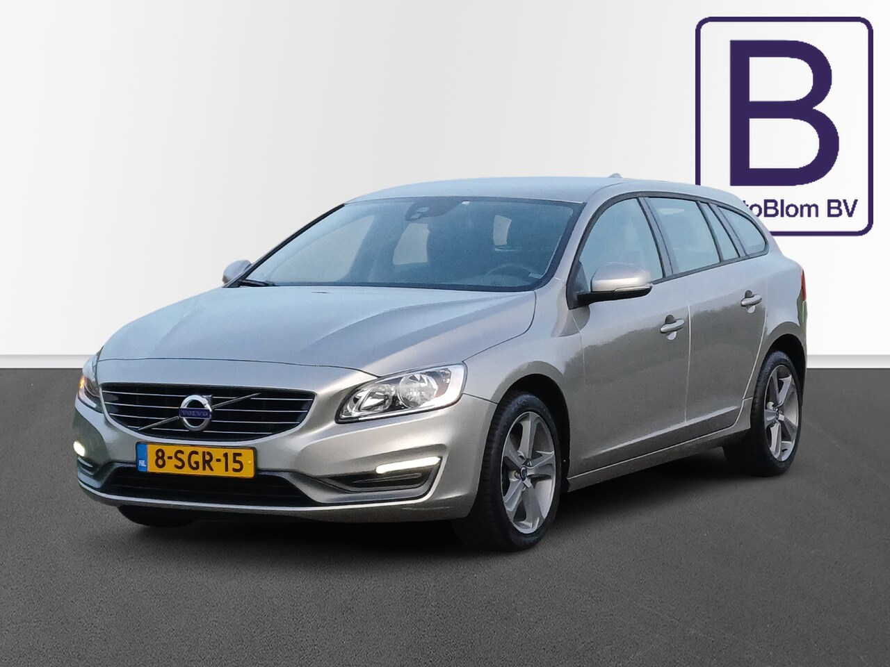 Volvo V60 - 1.6 T3 Keurig nette en goed onderhouden auto - AutoWereld.nl