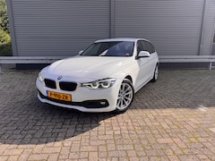BMW 3-serie Touring - 318i Luxury