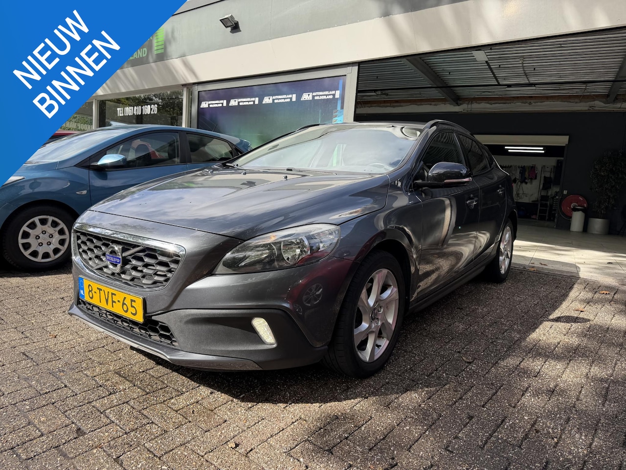 Volvo V40 Cross Country - 1.6 T4 Momentum | NIEUWE APK | 3\6 OF 12 MND GARANTIE | NAVI | TREKHAAK | - AutoWereld.nl