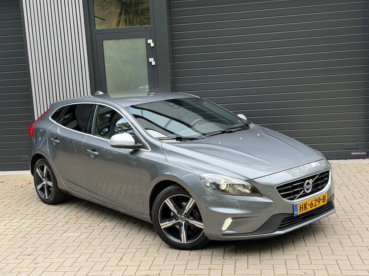 Volvo V40 - 2.0 D2 R-Design Business 2.0 D2 R-Design Business - AutoWereld.nl