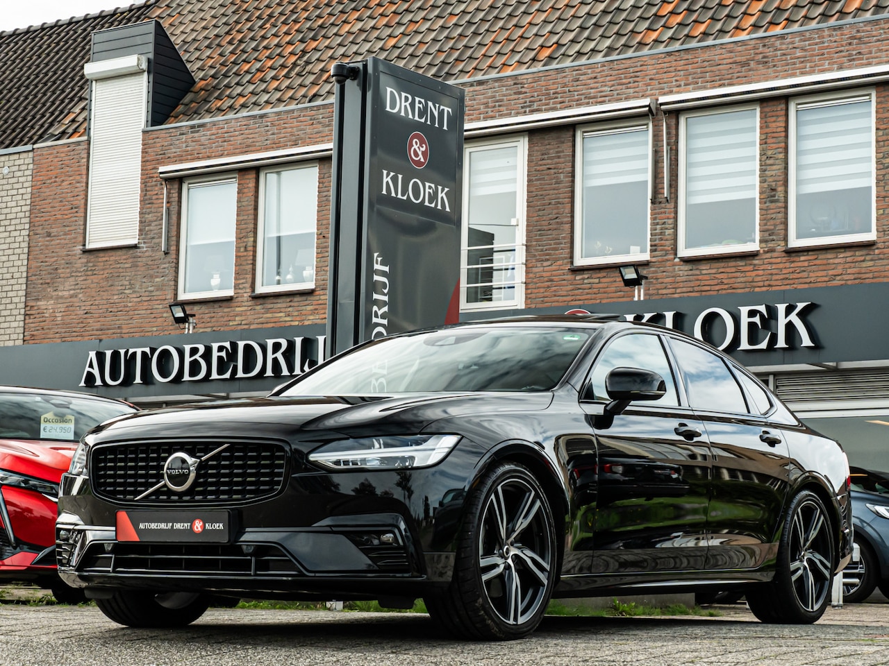 Volvo S90 - 2.0 B4 PLUS DARK ORG NL SCHUIFDAK CAMERA HARMANKARDON APPLE CAR 20 INCH - AutoWereld.nl