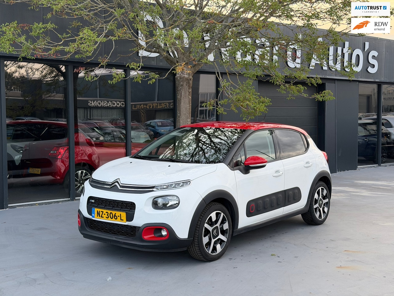 Citroën C3 - 1.2 PureTech Shine/aiico/cruise/NAP/camera/Carplay/Dealer onderhouden/PDC achter/12 maande - AutoWereld.nl