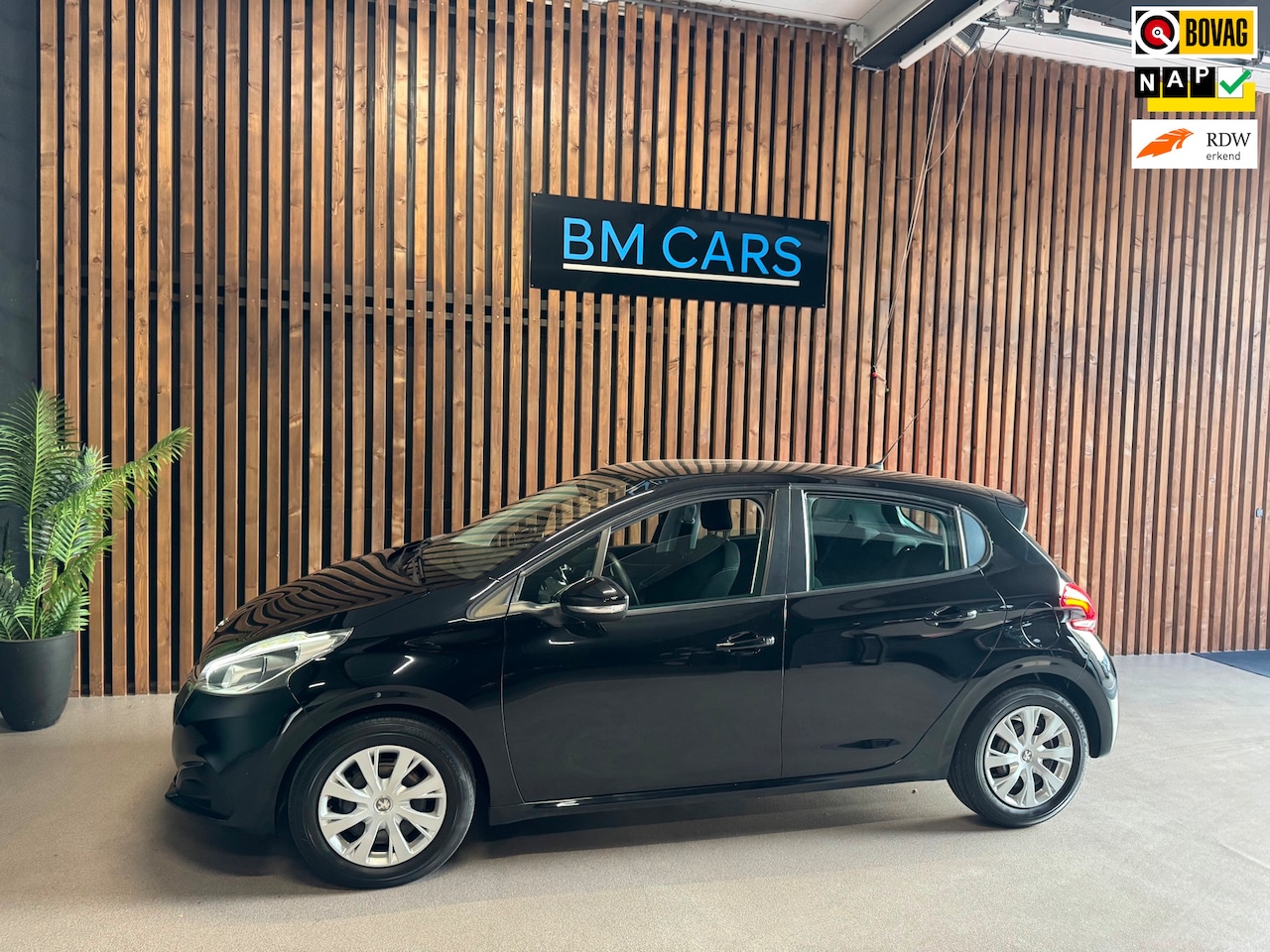 Peugeot 208 - 1.2 PureTech Blue Lion Airco,Pdc ,Navigatie - AutoWereld.nl