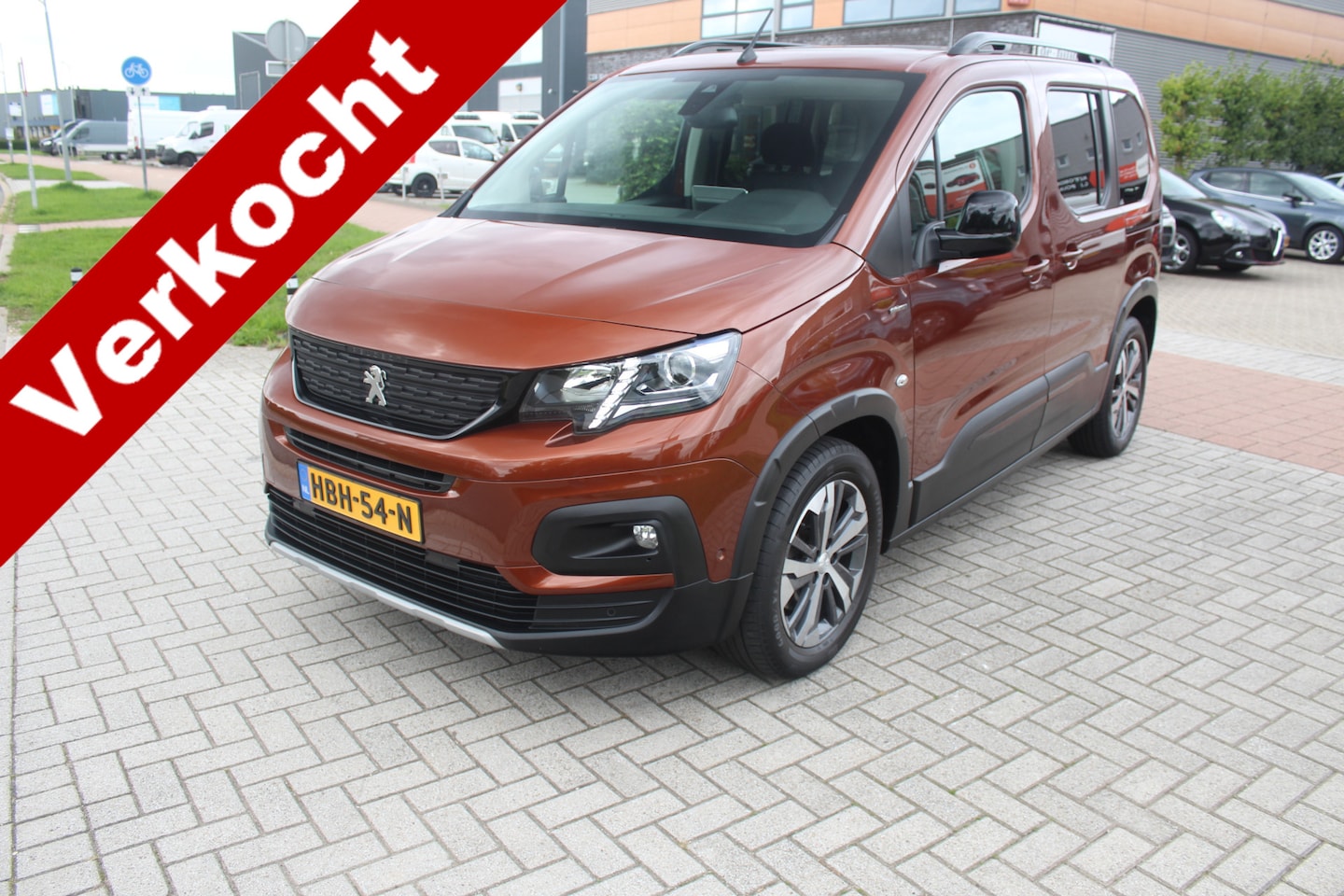 Peugeot Rifter - 1.2 Puretech GT-Line Pano-Park Assist-Navi-Camera-Dodehoek Detectie-Trekhaak 37.000 KM - AutoWereld.nl