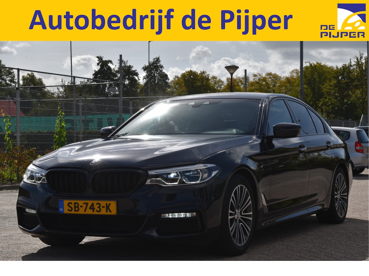 BMW 5-serie - 520i High Executive M-Sport | NL-Auto | Carbonschwarz | Camera | Elekt.stoelen memory | Vo - AutoWereld.nl