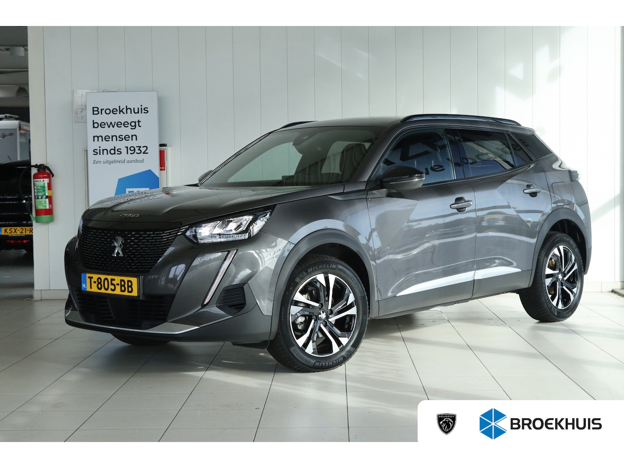 Peugeot 2008 - 1.2 Turbo Allure | Cruise Control | Trekhaak | Navigatie | Carplay | 17 Inch | Climate Con - AutoWereld.nl