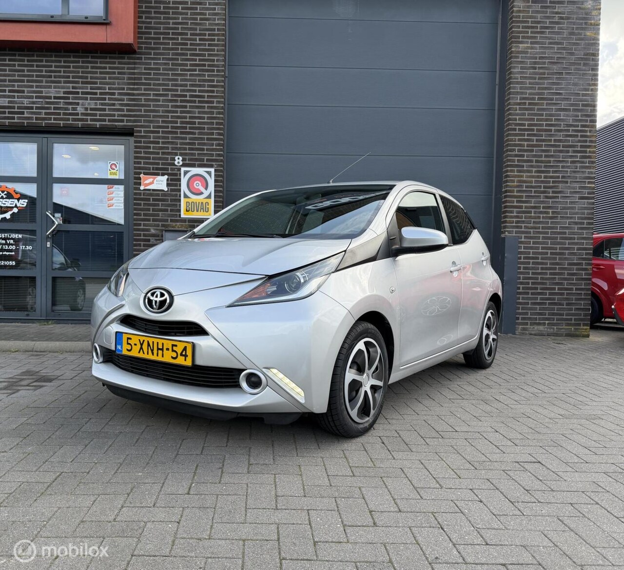 Toyota Aygo - 1.0 VVT-i x-play 1.0 VVT-i x-play - AutoWereld.nl