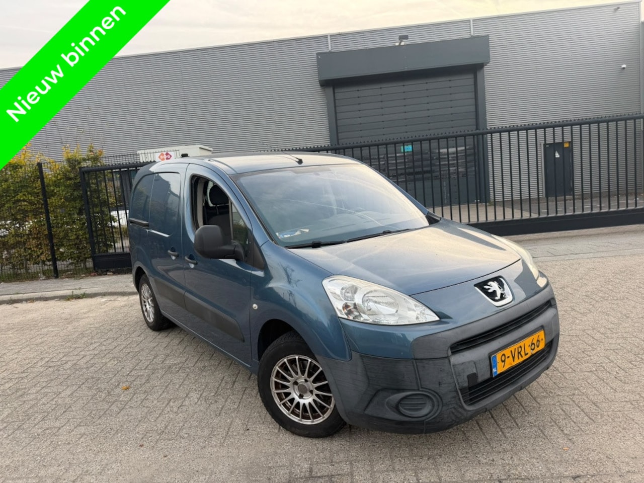 Peugeot Partner - 120 1.6 HDI L1 XT Cruise|Clima|Lage Km|Schuifdeur - AutoWereld.nl