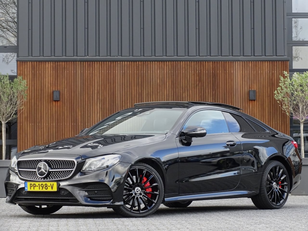 Mercedes-Benz E-klasse Coupé - 400 4 Matic 334PK AMG Edition 1 / Burmester *NAP* - AutoWereld.nl