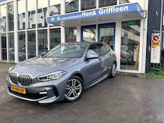 BMW 1-serie - 118i Business Edition M Sport I Carplay I Hifi I Climate contr