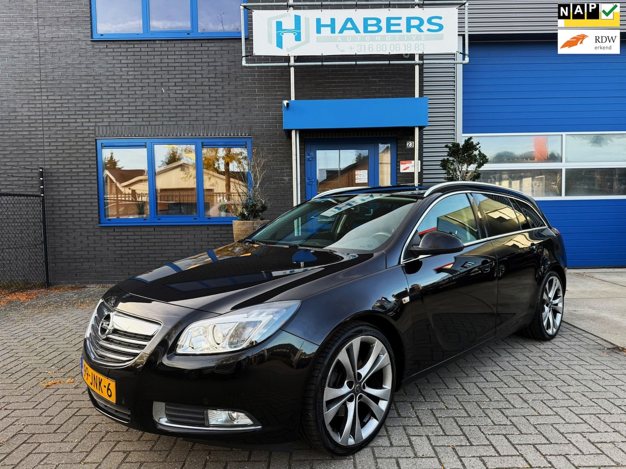 Opel Insignia Sports Tourer - 1.6 T Cosmo 179PK|Origineel NL| Xenon/Led|Sportstoelen|PDC|Navi|20INCH Velgen|Climate|Crui - AutoWereld.nl