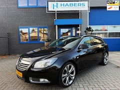 Opel Insignia Sports Tourer - 1.6 T Cosmo 179PK|Origineel NL| Xenon/Led|Sportstoelen|PDC|Navi|20INCH Velgen|Climate|Crui