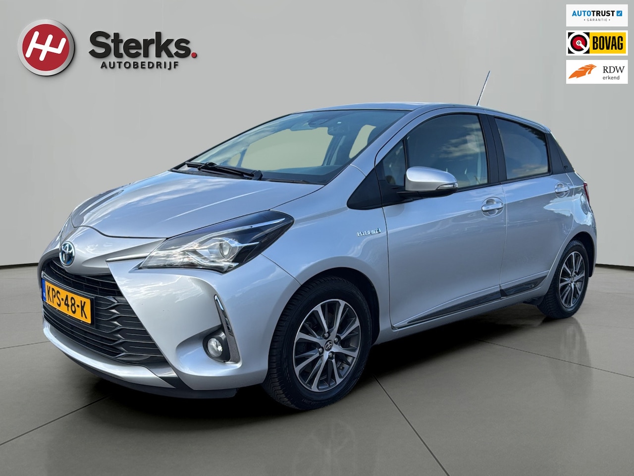 Toyota Yaris - 1.5 Hybrid Dynamic NAVIGATIE LM VELGEN CAMERA CRUISE CONTROL DEALER ONDERHOUDEN - AutoWereld.nl