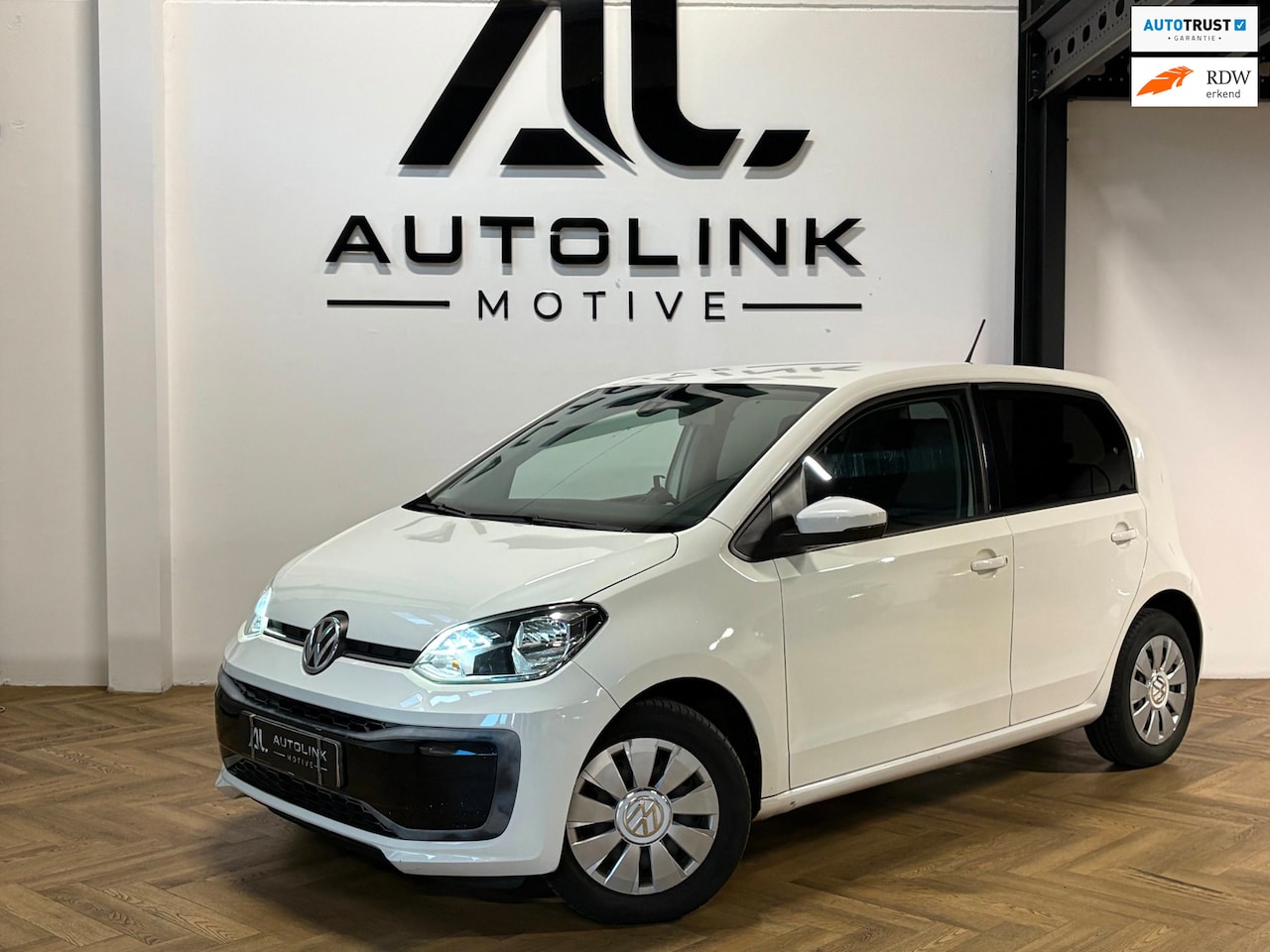 Volkswagen Up! - 1.0 BMT MOVE NAP|AIRCO|BT|STARTSTOP|5DRS - AutoWereld.nl