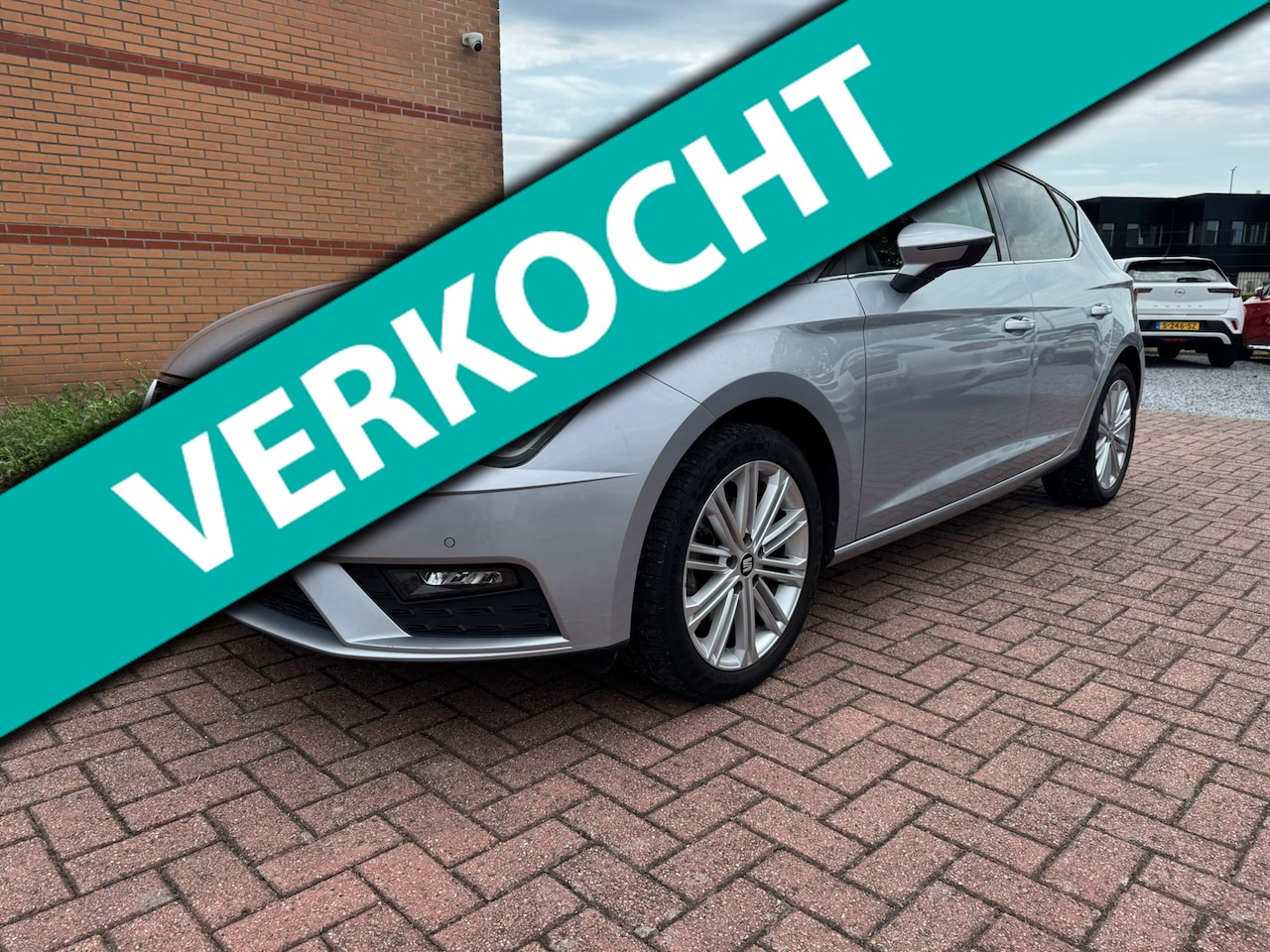 SEAT Leon - 1.5 TSI Xcellence Business Intense 1.5 TSI Xcellence Business Intense, Digitaal Dashboard, Apple Carplay, PDC V+A - AutoWereld.nl