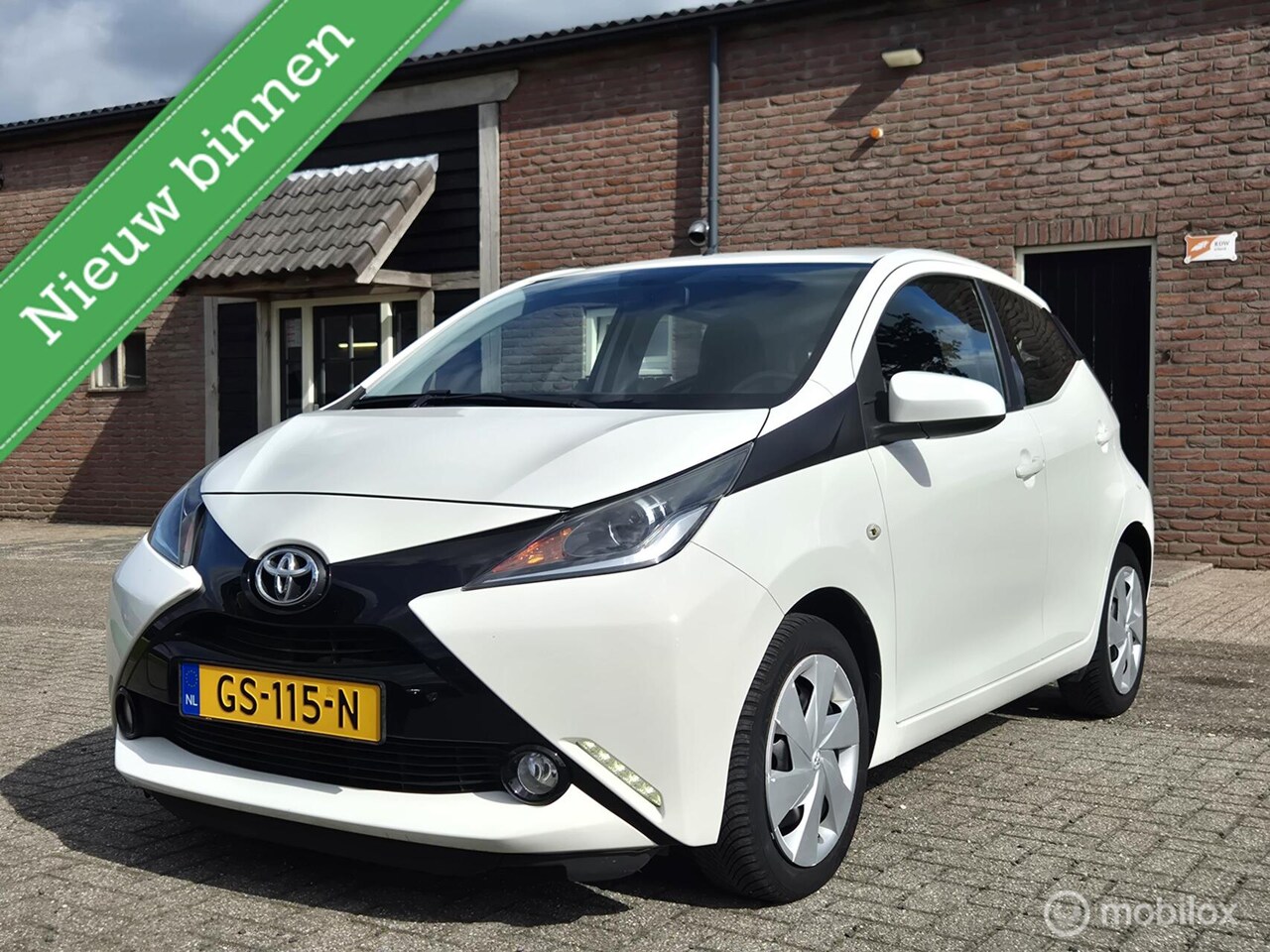 Toyota Aygo - 1.0 VVT-i x-play 1.0 VVT-i x-play - AutoWereld.nl