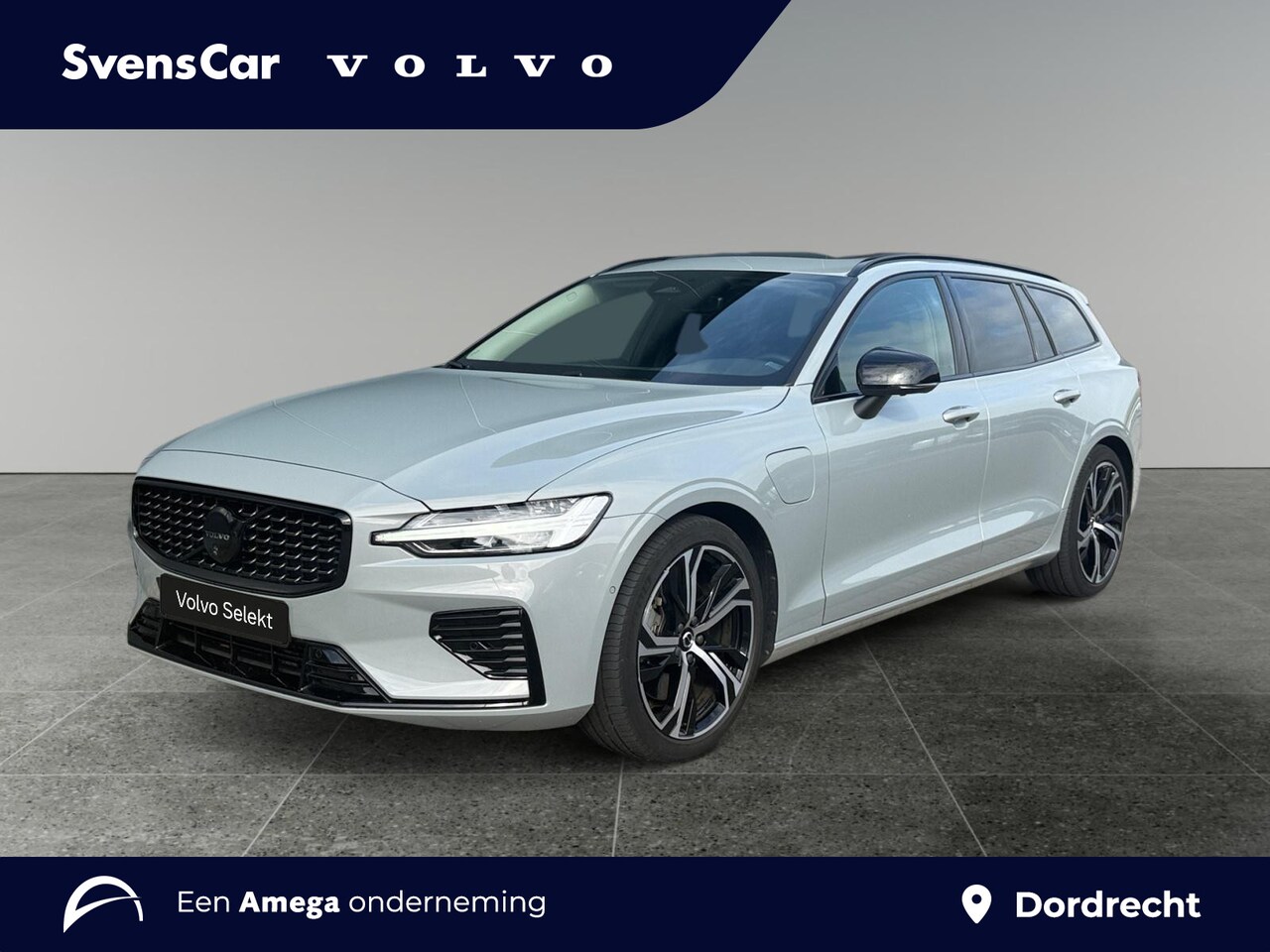 Volvo V60 - 2.0 T6 Plug-in hybrid AWD Plus Dark | Panoramadak | Trekhaak | 360 graden camera | 19" vel - AutoWereld.nl