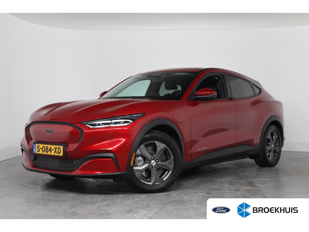Ford Mustang Mach-E - RWD 75 kWh | Dealer Onderhouden! | 1e Eigenaar! | Leder | Winterpack | Camera | Clima | Cr - AutoWereld.nl